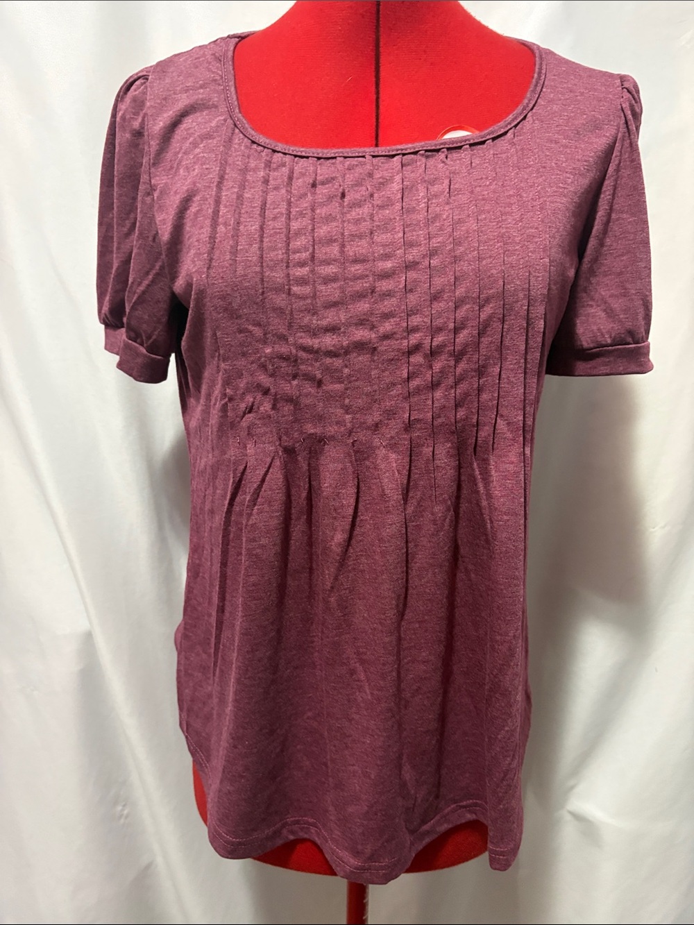 Pleated Scoop Neck Short Sleeve Top in Plum